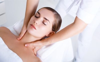 Massaggio decontratturante collo e spalle